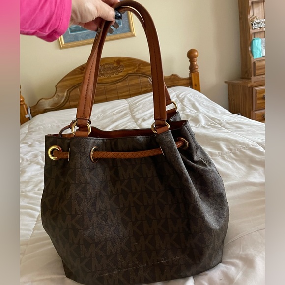 Michael Kors purse - Picture 2 of 4